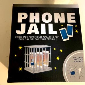 P H O N E   I N   J A I L